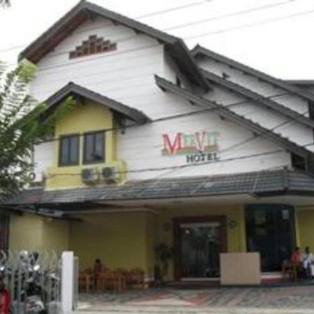 Mervit Hotel Padang  Exterior foto