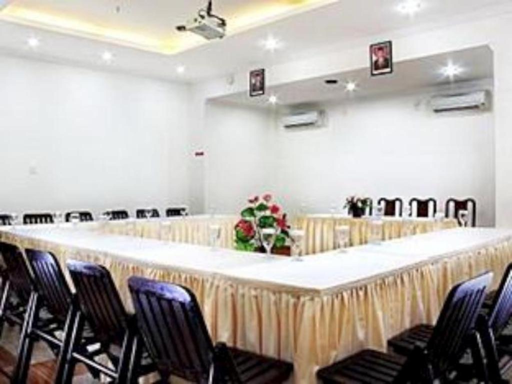 Mervit Hotel Padang  Exterior foto