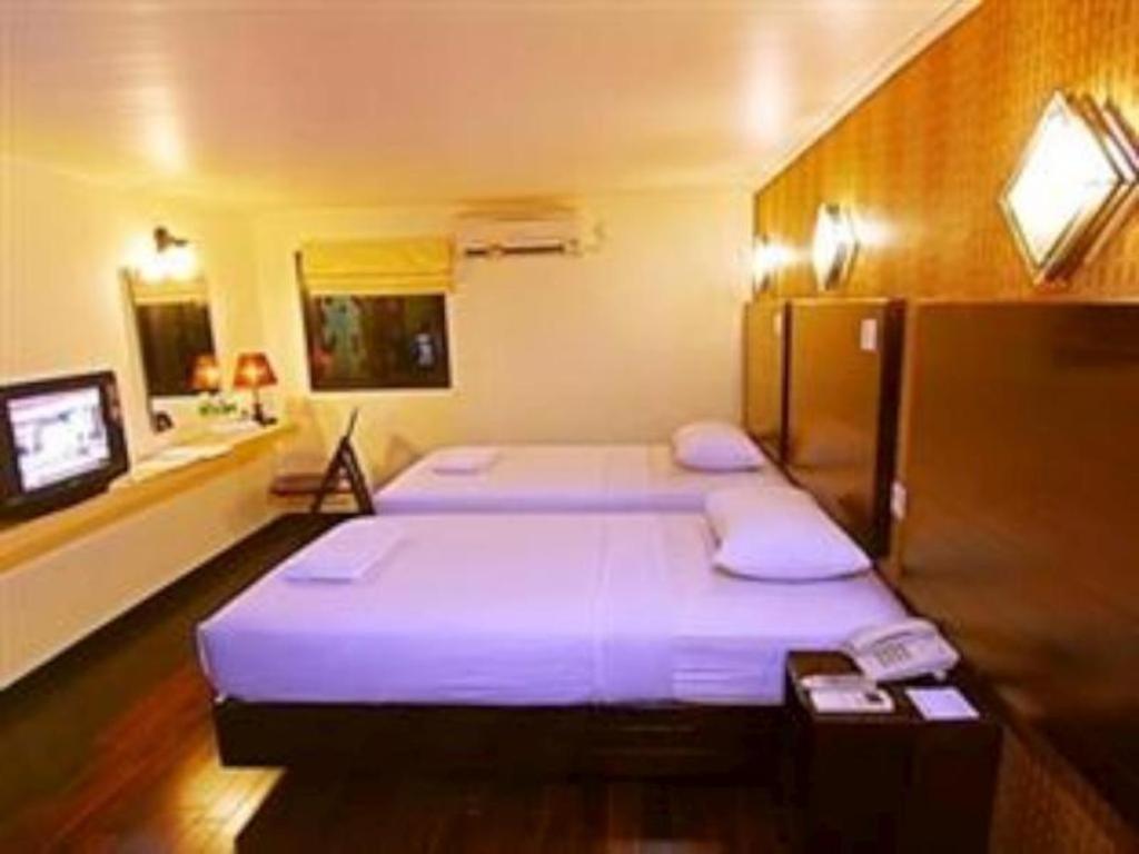 Mervit Hotel Padang  Exterior foto