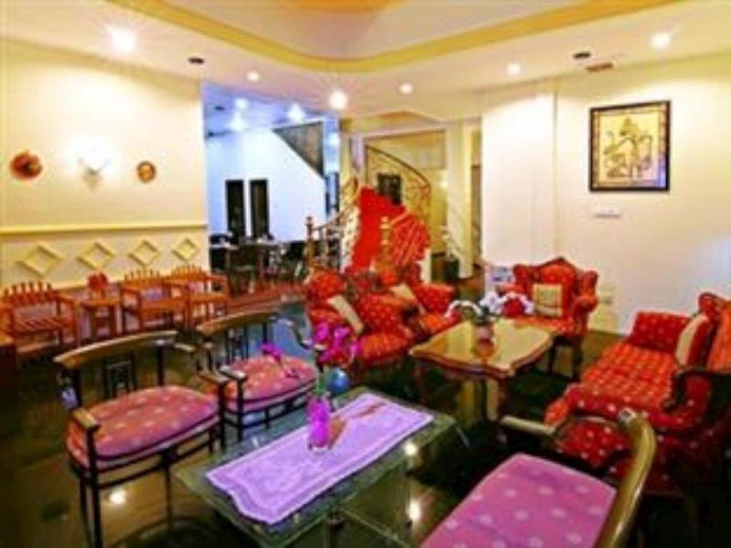 Mervit Hotel Padang  Exterior foto